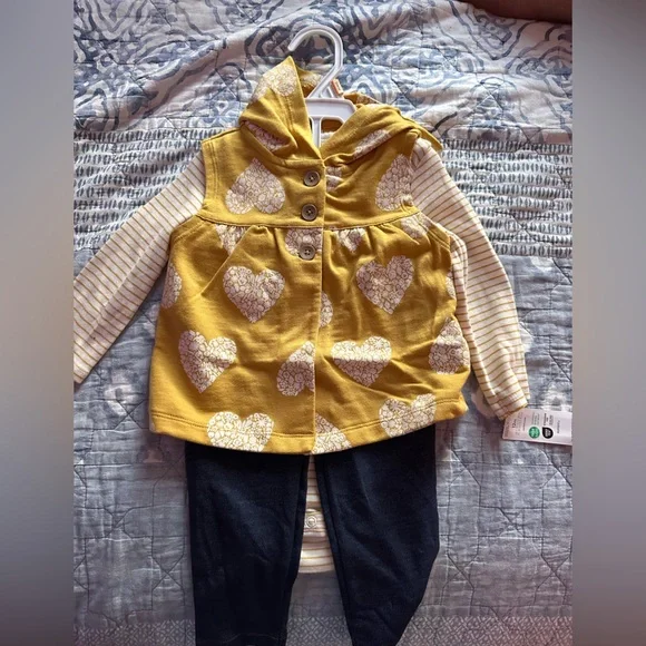 Baby Girls bundle of 3 outfits 12 months - Picture 1 of 10